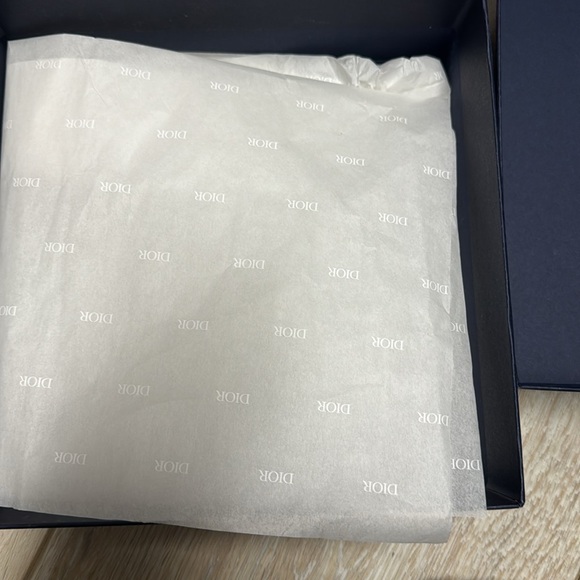 Dior gift box - Picture 2 of 3